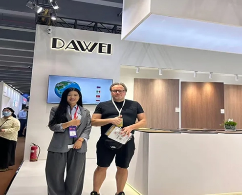 Dawei sales photo with customer at CIFF Guangzhou 2026 Dawei sales photo with customer at CIFF Guangzhou 2026