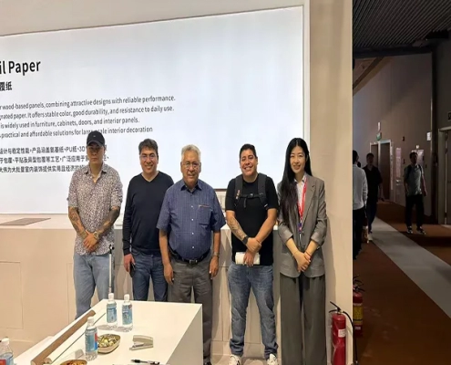 Dawei sales photo with Turkey customer at CIFF Guangzhou 2026 Dawei sales photo with Turkey customer at CIFF Guangzhou 2026