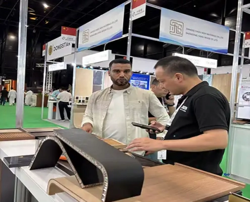 Saudi WoodShow 2025 Dawei Decor sales with customers
